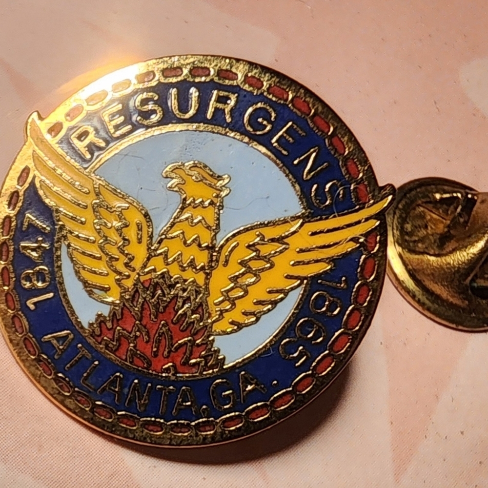 Collectible Official Seal of the City of Atlanta Georgia Lapel Shirt Pin. Great - Picture 1 of 8